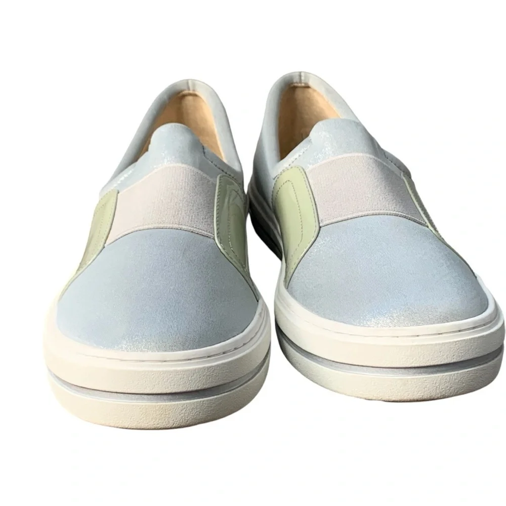 Van Eli Sport metallic silver‎ sneaker. EUC Size 8N